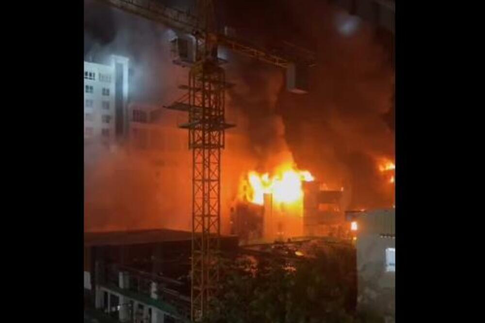 STRAVIČAN POŽAR U HOTELU U KAMBODŽI: Najmanje 10 osoba STRADALO, vatra gutala sve pre sobom! (VIDEO)