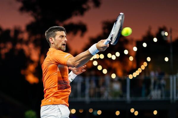 ĐOKOVIĆ JE MENTALNI GIGANT: Novak na pravi način iskoristio Denisov raspad, sledi spektakl u polufinalu!