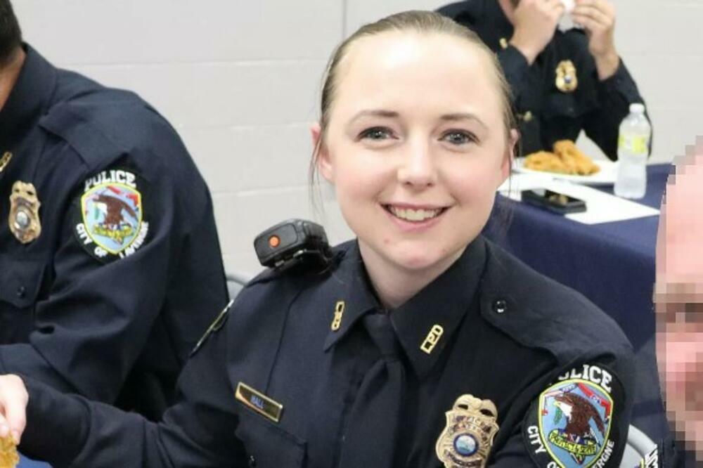 Policajka, Megan Hol