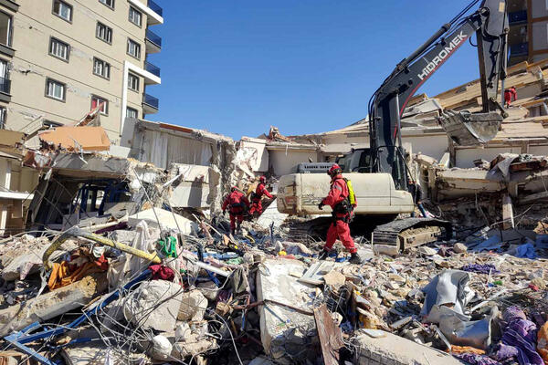 LJUDI ISKAKALI KROZ PROZORE: U sinoćnim zemljotresima u Siriji i Turskoj POGINULO JOŠ 11 osoba, povređeno 300!