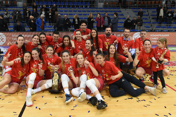 UBEDLJIV TRIJUMF U FINALU: Košarkašice Crvene zvezde odbranile Kup Milana Cige Vasojevića! (FOTO)