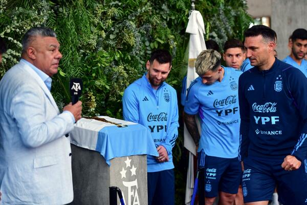 NOVA NAGRADA ZA SVE ŠTO JE UČINIO: Fudbalski savez Argentine se na lep način odužio Mesiju! (FOTO)