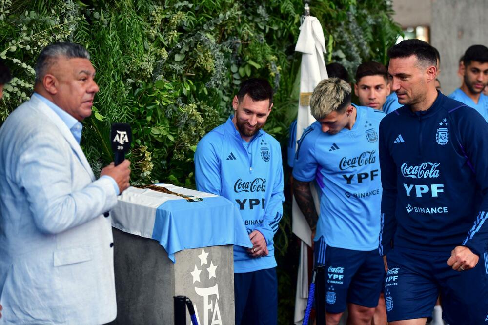 NOVA NAGRADA ZA SVE ŠTO JE UČINIO: Fudbalski savez Argentine se na lep način odužio Mesiju! (FOTO)