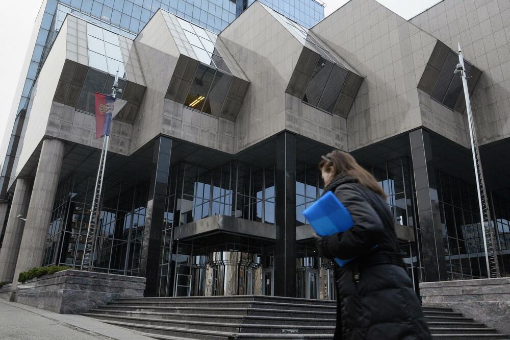 U PONEDELJAK DOLAZI DO NAJNOVIJE PROMENE KURSA EVRA: Oglasila se Narodna banka Srbije, dobro obratite PAŽNJU