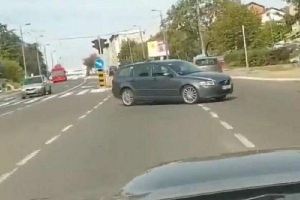 LUDNICA NA BEOGRADSKIM ULICAMA: Filmska jurnjava automobilima po Čukarici umalo ESKALIRALA U SUKOB! (VIDEO)