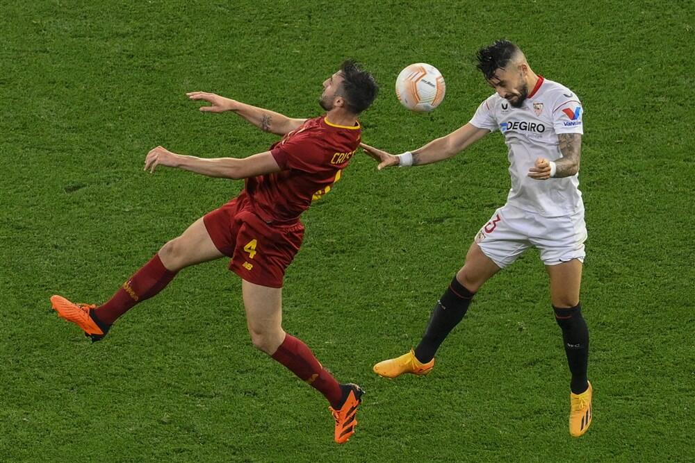 Aleks Telješ (desno) na utakmici finala Lige Evrope između Sevilje i Rome