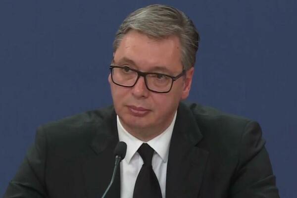 POVEĆANJE PENZIJA OD 21 ODSTO: Vučić najavio odlične vesti za najstarije sugrađane, do januara SKOK