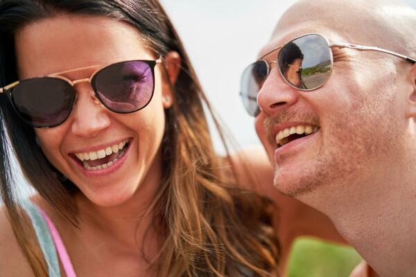 MODERNO I KVALITETNO: Sunčane naočare koje će obeležiti vaš stil ovog leta!