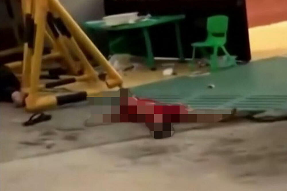 UŽAS U KINI: Pomahnitali ubica ubio vaspitača, dvoje roditelja i tri mališana?(VIDEO)