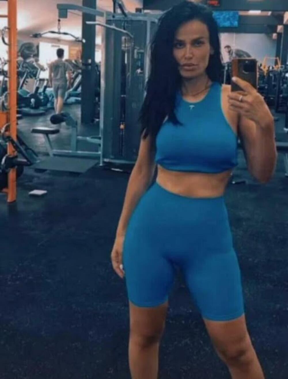 Indi je sada sve oduševila fotkom sa treninga i pratiocima na Instagramu pokazala izvajano telo