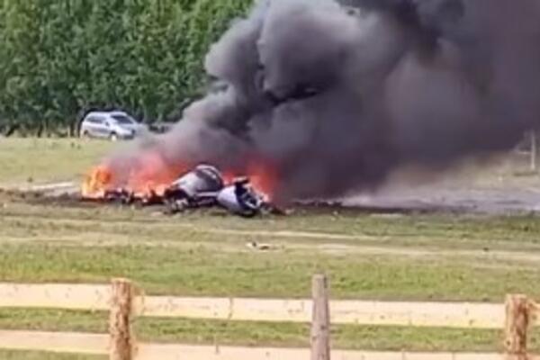 SRUŠIO SE HELIKOPTER U SIBIRU! Letelica se zapalila prilikom SLETANJA, ima POGINULIH (VIDEO)