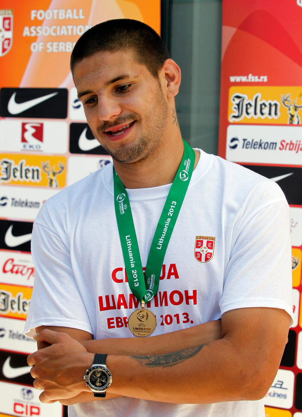 Aleksandar Mitrović 2013. godine sa zlatnom medaljom šampiona Evrope oko vrata