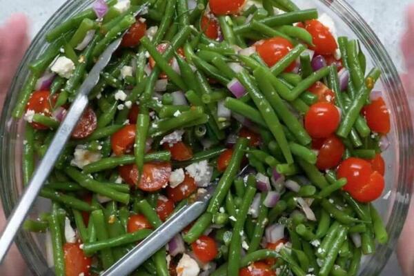 OVAKO SPREMLJENU BORANIJU ĆE SVI VOLETI: Obrok salata koja se služi hladna, a pravi se BRZO I LAKO