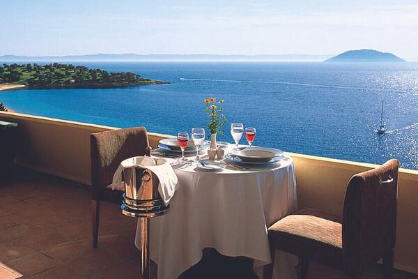 Produžite leto sa Travellandom: Najbolji izbor grčkih hotela sa 4* i 5* na jednom mestu po sniženim cenama