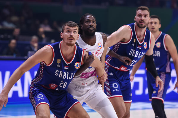 POZNAT RAZLOG ZAŠTO PEŠIĆ NE MOŽE DA POZOVE ZAMENU ZA SIMANIĆA: FIBA ovom odlukom žestoko "osakatila" Srbiju!