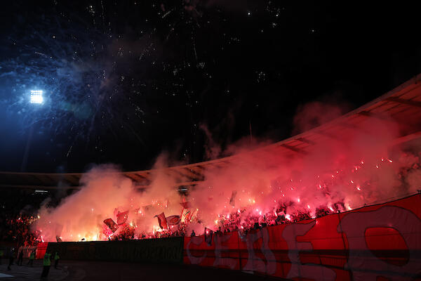 ZVEZDA PUSTILA U PRODAJU 5.000 KARATA! Crveno-beli reagovali posle ublažene kazne UEFA (FOTO)
