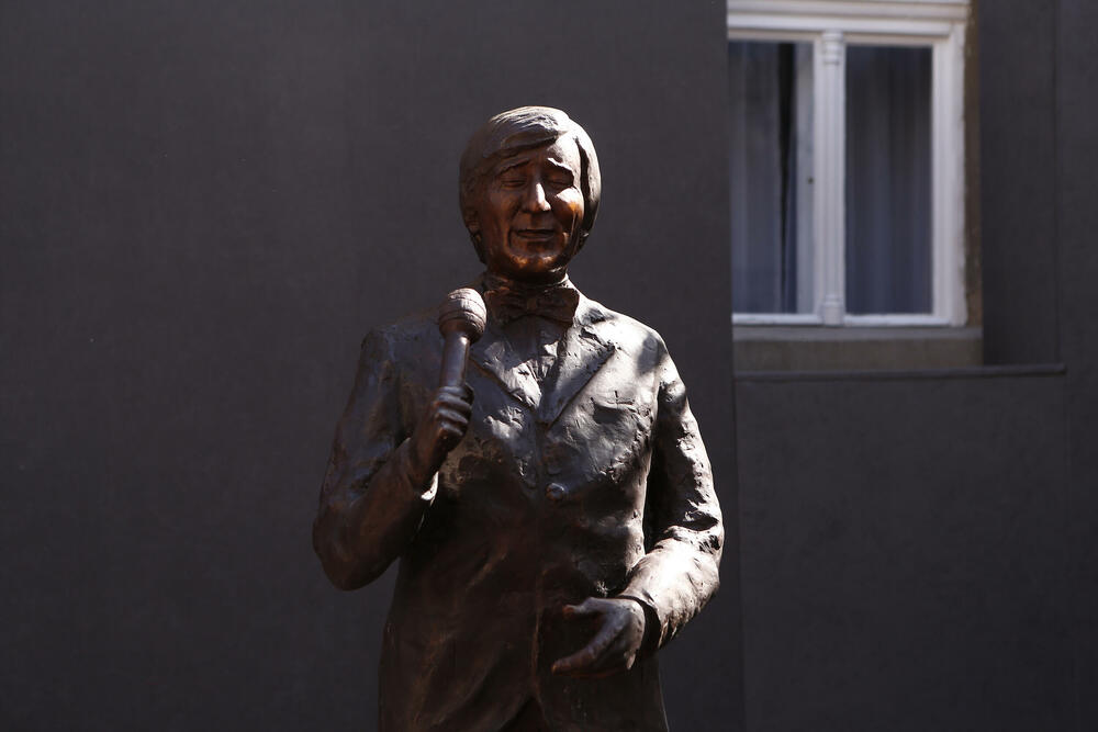 Adresu Skakadrska 26, od 2. oktobra krasiće spomenik čuvenog pevača