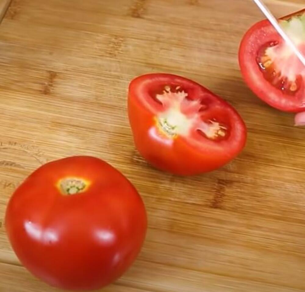 Isečeni paradajz