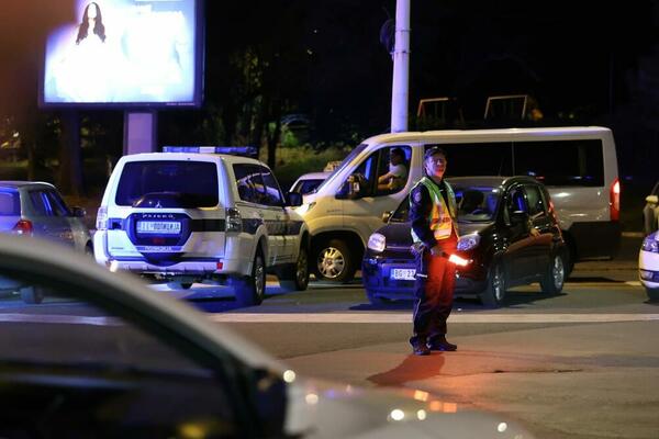 NESREĆA NA PALILULI: Automobil se zakucao u autobus, policija vrši uviđaj