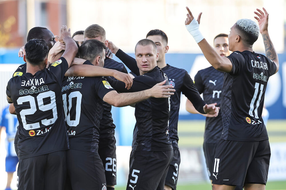 Slavlje fudbalera Partizana na meču protiv Novog Pazara