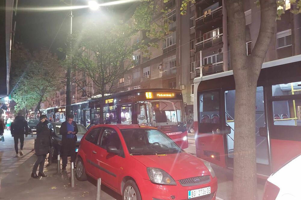KOLAPS U CENTRU BEOGRADA: Tramvaji i autobusi STOJE U MESTU, na TU STRANU bolje da NIKAKO NE IDETE (FOTO)
