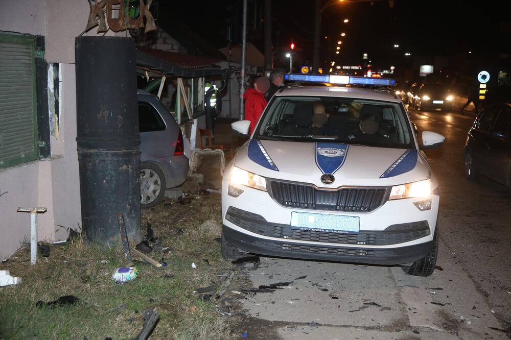POLICIJA IZVUKLA "PEŽO" I TELO NASTRADALOG MUŠKARCA: Automobil od siline udarca završio u IZLOGU KAFANE