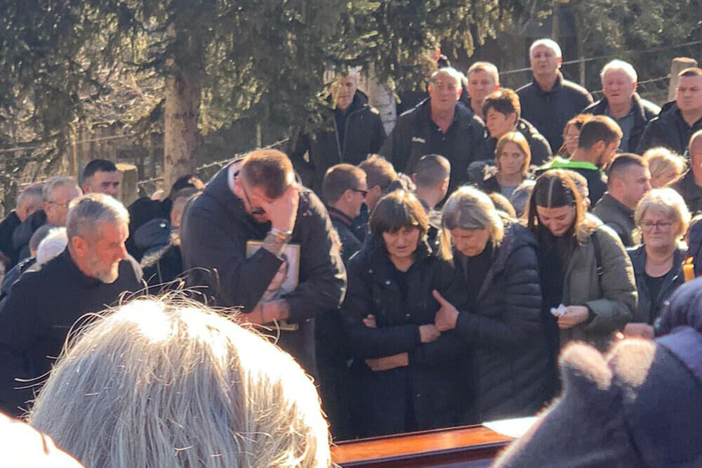 Janjuš na sahrani brata Mihaila