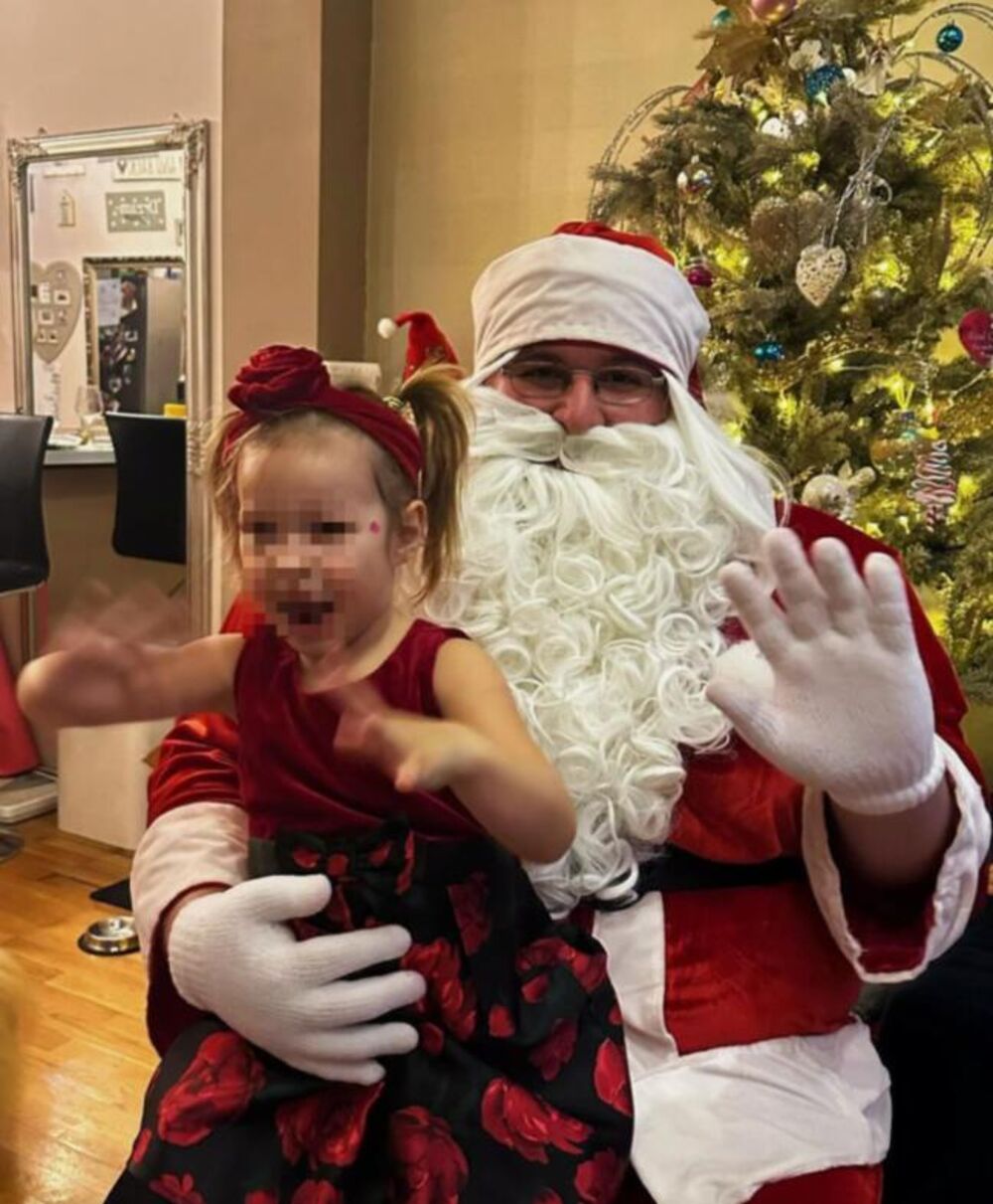 Ćerka Lune Đogani sa Deda Mrazom