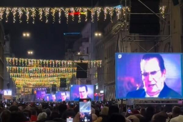 KADA SU UGLEDALI TITA NA EKRANU, POČELI SU DA VRIŠTE! Maršal se "obratio" publici u Sarajevu na dočeku, ŠOK (VIDEO)