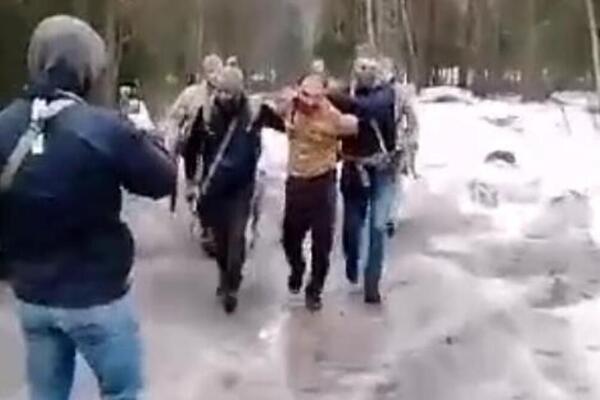 JOŠ JEDAN TERORISTA PAO U RUKE RUSKIH SNAGA: Pojavio se NOVI SNIMAK, uhapšeni je SAV KRVAV (VIDEO)