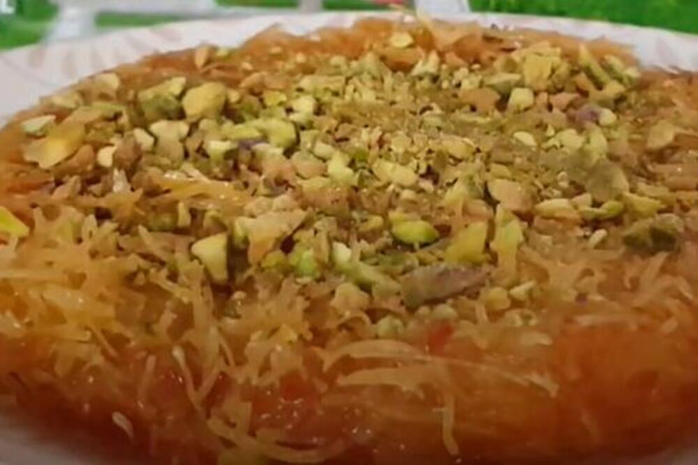 NAJLEPŠA POSLASTICA KOJA OSVAJA NA PRVI ZALOGAJ: Turski kolač "kunefe" - sočan i jeftin po receptu iz stare sveske